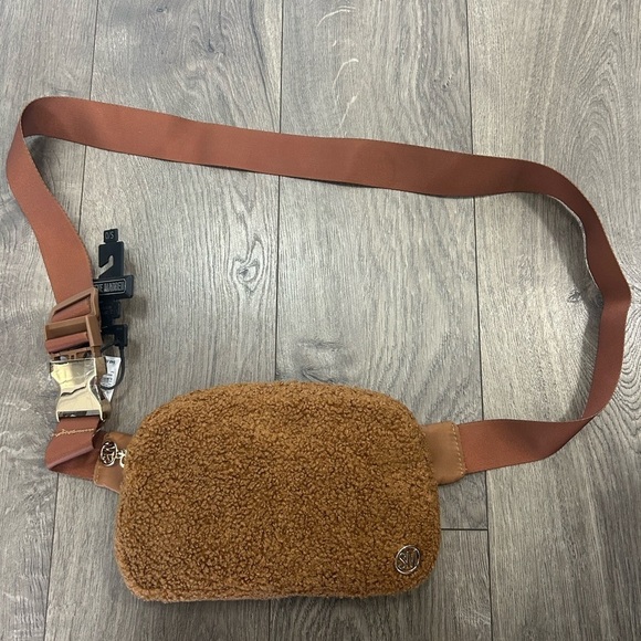 Steve Madden Handbags - NWT - Steve Madden Brown Sherpa Belt Bag